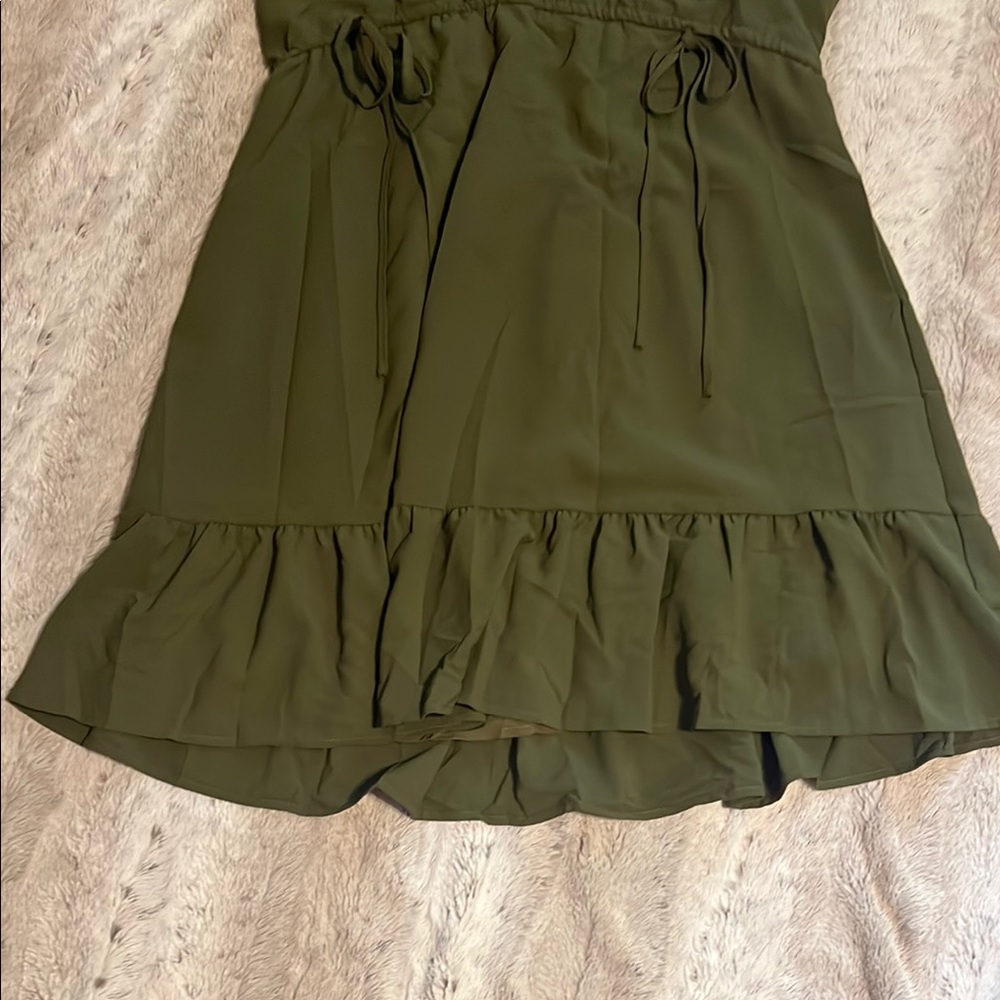 Green Ruched Midi Sundress with Dolman Sleeves - Picture 7 of 8